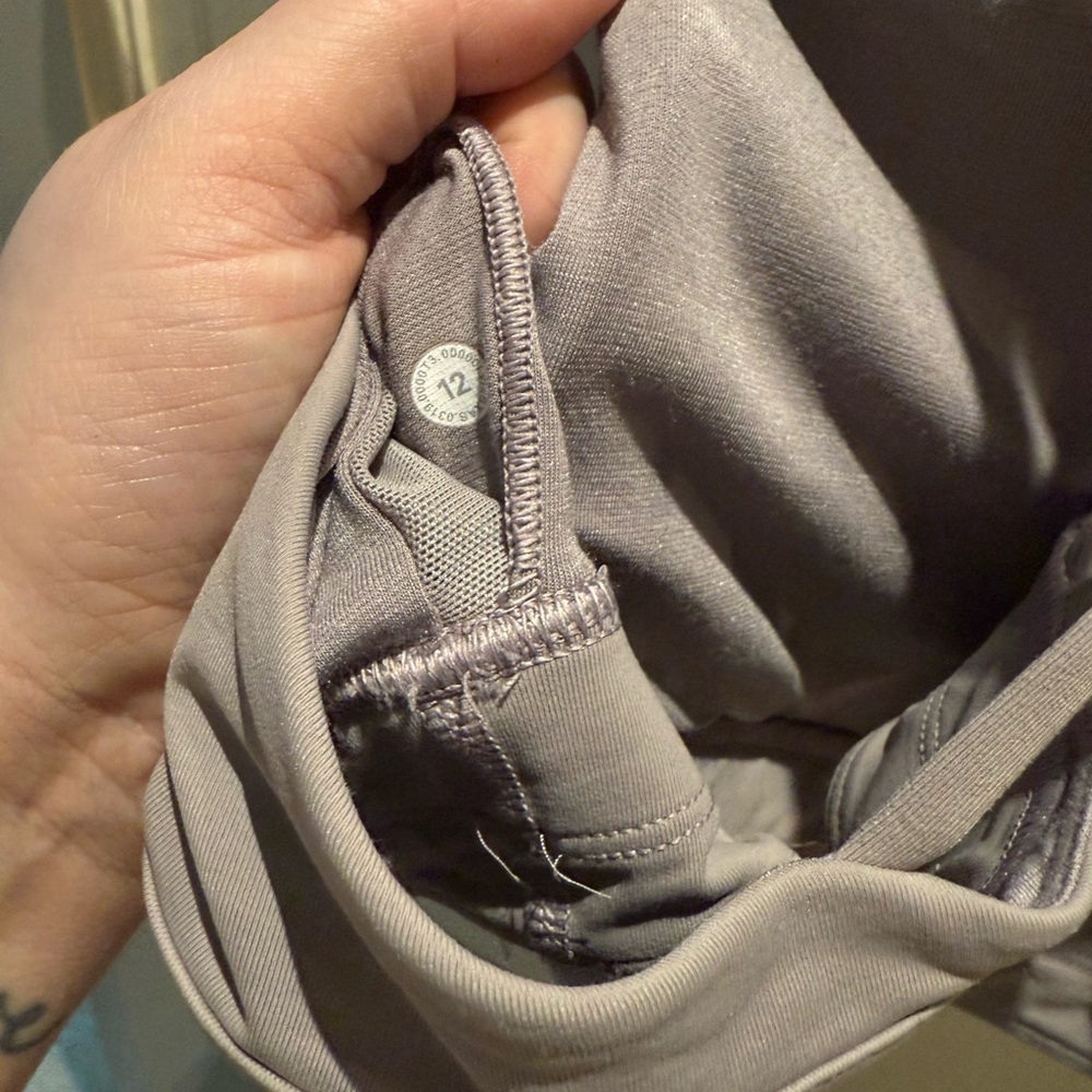 Lululemon Women's light Grey Sports Bra Size 12 - Picture 5 of 5